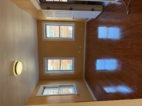 822 E 215th Street, Bronx NY 10467