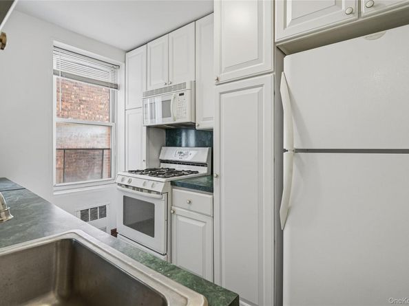 7510 Yellowstone Boulevard 5L, Rego Park NY 11374