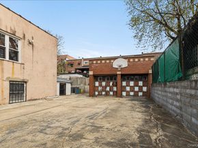 1021 E 213th Street, Bronx NY 10469