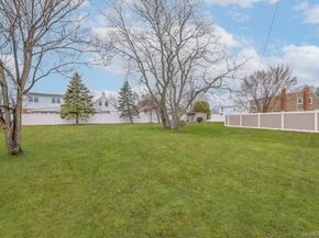 100 Morris Parkway, Valley Stream NY 11580