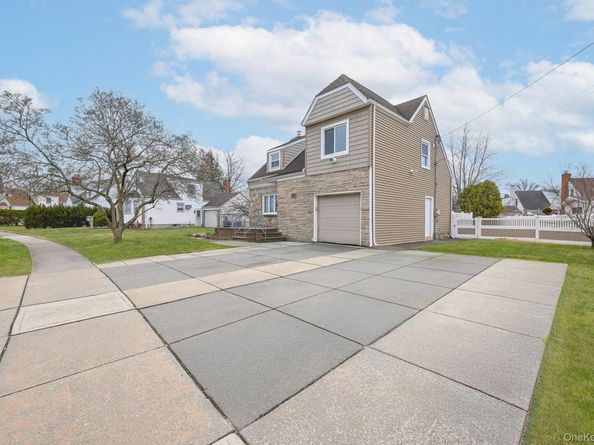 100 Morris Parkway, Valley Stream NY 11580