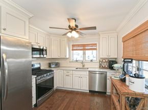 40 Knoll Lane, Levittown NY 11756