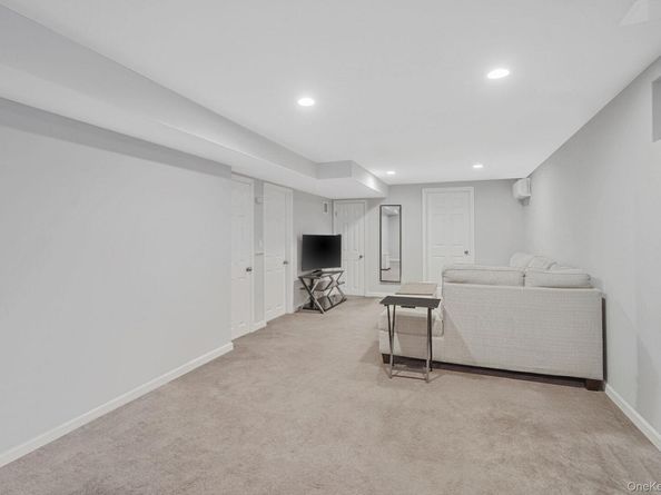 194 Oxhead Road, Centereach NY 11720