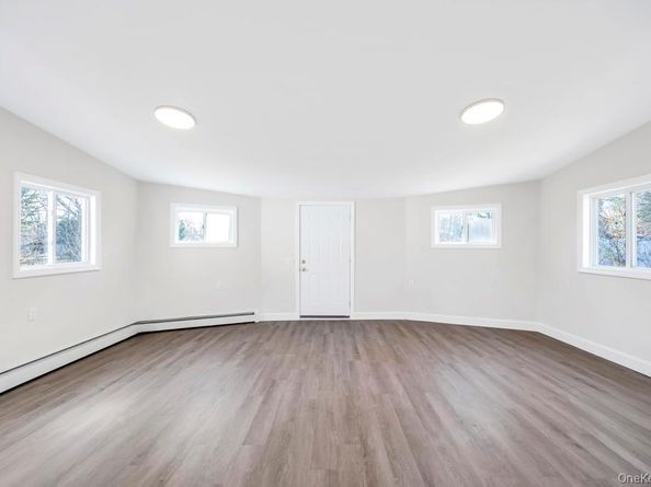 16 Columbus Avenue, Brentwood NY 11717