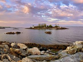 76 Kensington Oval, New Rochelle NY 10805