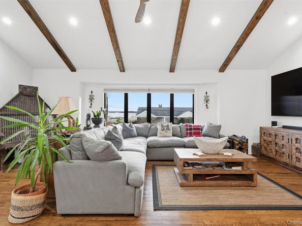 76 Kensington Oval, New Rochelle NY 10805