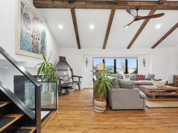 76 Kensington Oval, New Rochelle NY 10805