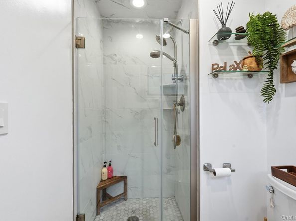 76 Kensington Oval, New Rochelle NY 10805