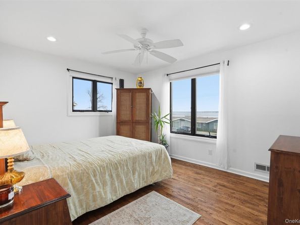 76 Kensington Oval, New Rochelle NY 10805