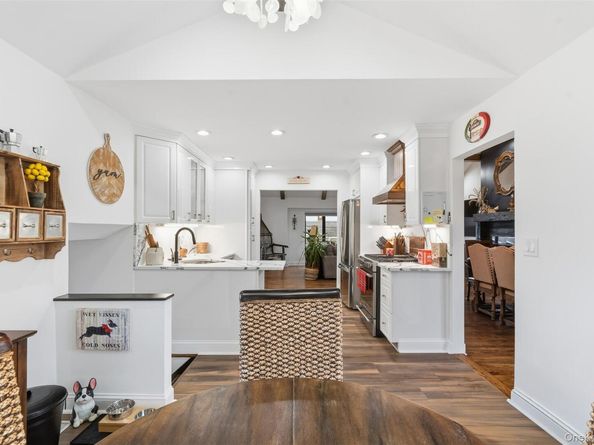 76 Kensington Oval, New Rochelle NY 10805