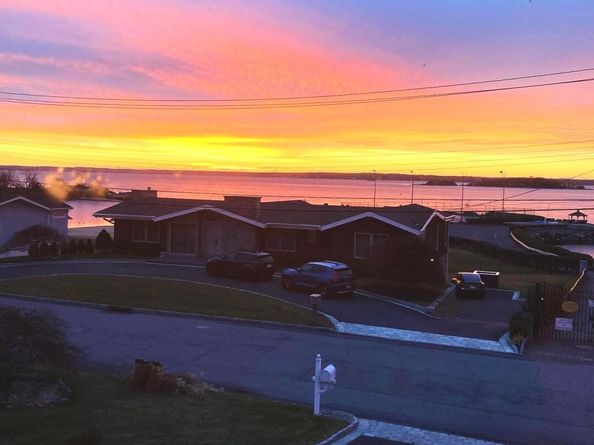 76 Kensington Oval, New Rochelle NY 10805