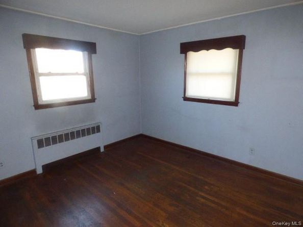 35 Gardner Avenue, Hicksville NY 11801