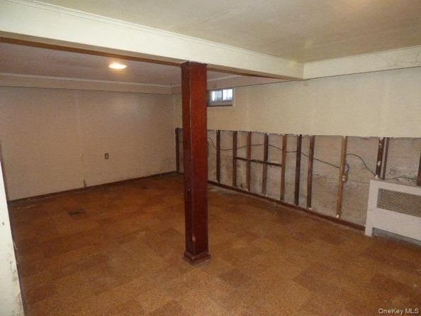 35 Gardner Avenue, Hicksville NY 11801