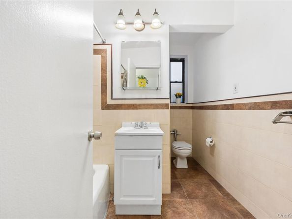 140-10 84th Drive 1B, Briarwood NY 11435