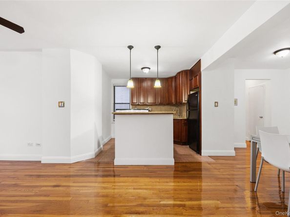 140-10 84th Drive 1B, Briarwood NY 11435