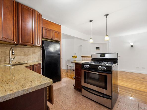 140-10 84th Drive 1B, Briarwood NY 11435