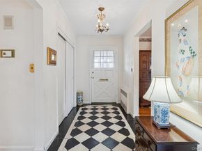 23 Saint Pauls Place, Garden City NY 11530