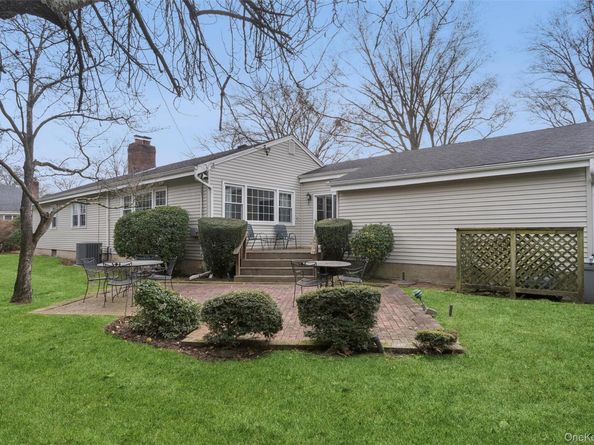 23 Saint Pauls Place, Garden City NY 11530