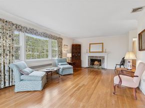 23 Saint Pauls Place, Garden City NY 11530