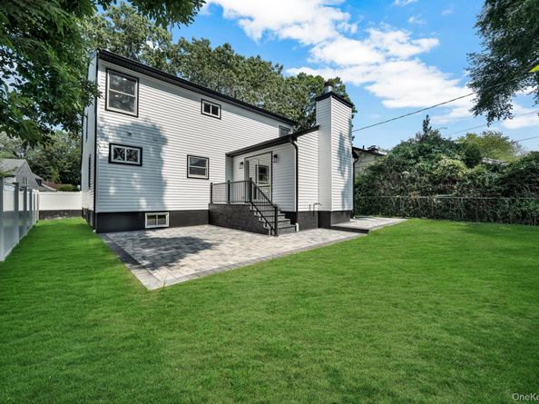 63 Oak Avenue, Huntington Station NY 11746