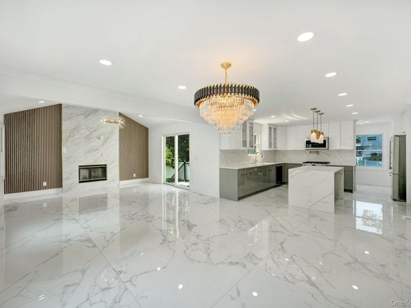 63 Oak Avenue, Huntington Station NY 11746