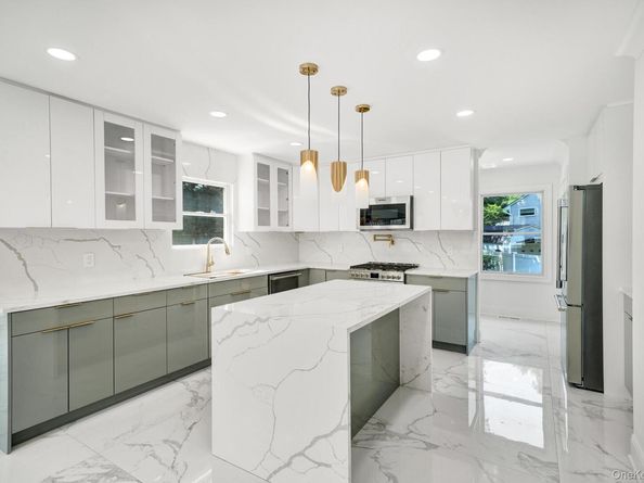 63 Oak Avenue, Huntington Station NY 11746