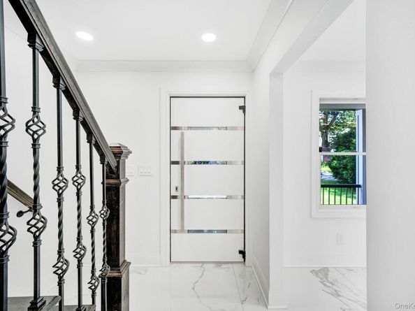 63 Oak Avenue, Huntington Station NY 11746