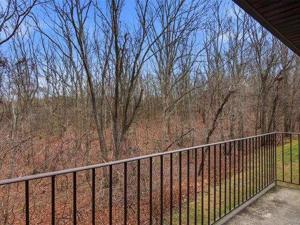 8 Dogwood Court 8, Selden NY 11784