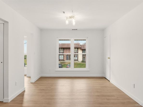 8 Dogwood Court 8, Selden NY 11784