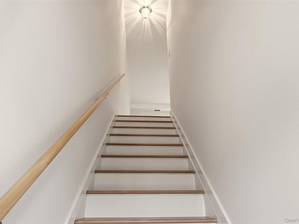 8 Dogwood Court 8, Selden NY 11784