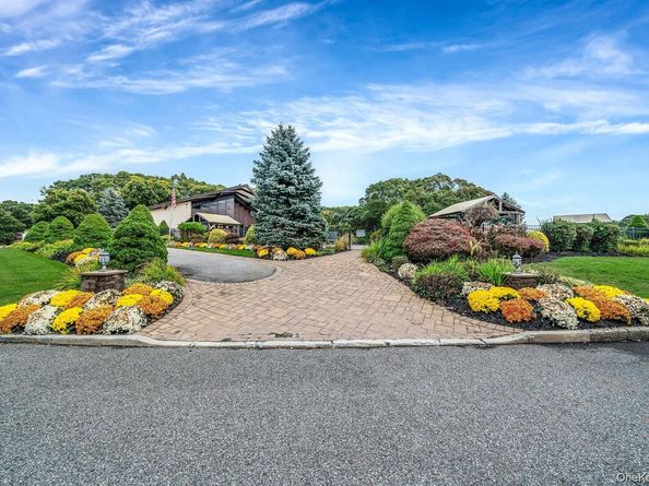 8 Dogwood Court 8, Selden NY 11784