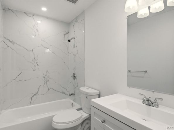 8 Dogwood Court 8, Selden NY 11784