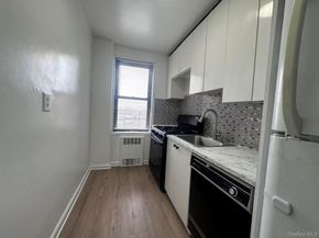 150-11 72nd Road 6F, Flushing NY 11367