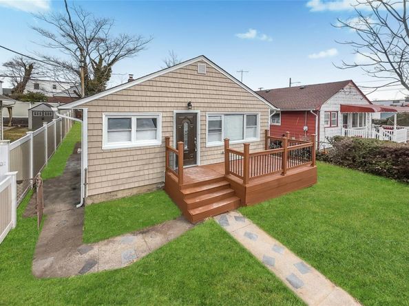 27 Sewell Street, Hempstead NY 11550