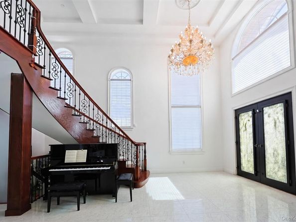 147-25 18th Avenue, Whitestone NY 11357