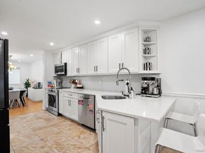 39 Chestnut Lane, Woodbury NY 11797