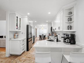 39 Chestnut Lane, Woodbury NY 11797