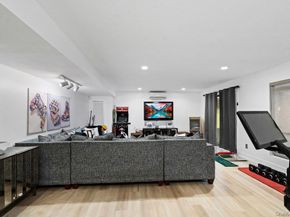 39 Chestnut Lane, Woodbury NY 11797