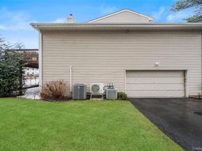 39 Chestnut Lane, Woodbury NY 11797