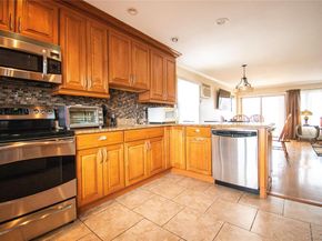 51 E 2nd Street, Freeport NY 11520
