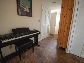 51 E 2nd Street, Freeport NY 11520