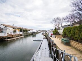 51 E 2nd Street, Freeport NY 11520