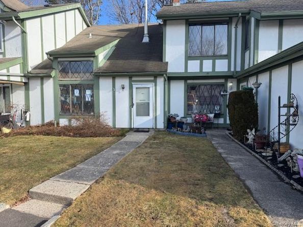 88 Drexelgate Court, Middle Island NY 11953