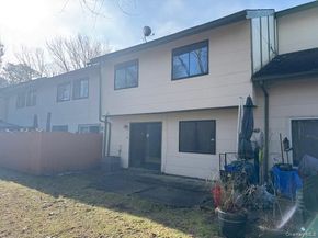 88 Drexelgate Court, Middle Island NY 11953