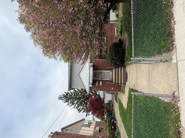 45-63 189th Street, Flushing NY 11358