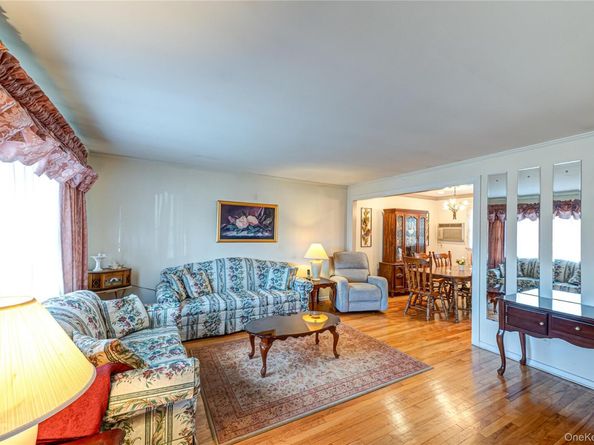 23 Olga Lane, Commack NY 11725