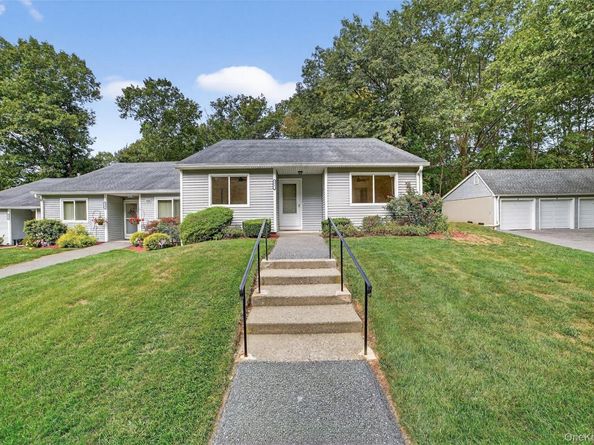 159C Carriage Court, Yorktown Heights NY 10598