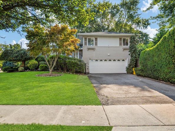 2 Doone Drive, Syosset NY 11791