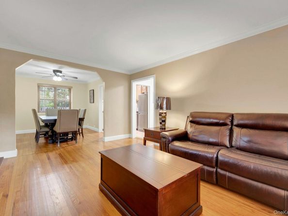 6 Manchester Road 1, Eastchester NY 10709