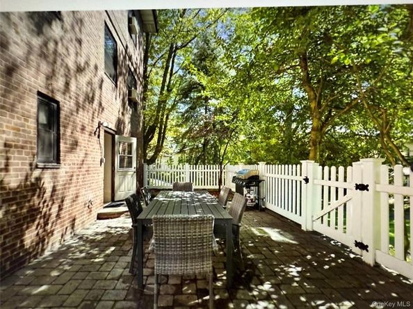 6 Manchester Road 1, Eastchester NY 10709